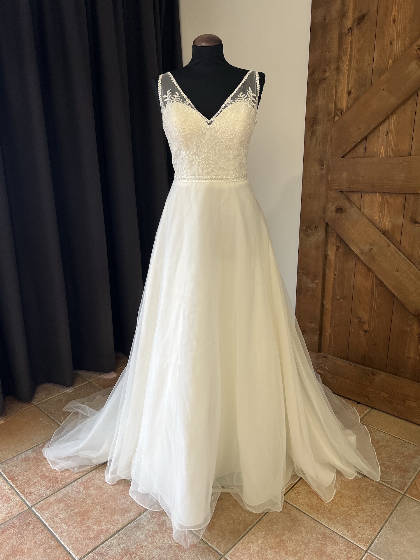 Outlet 02 A-Lijn trouwjurk voor