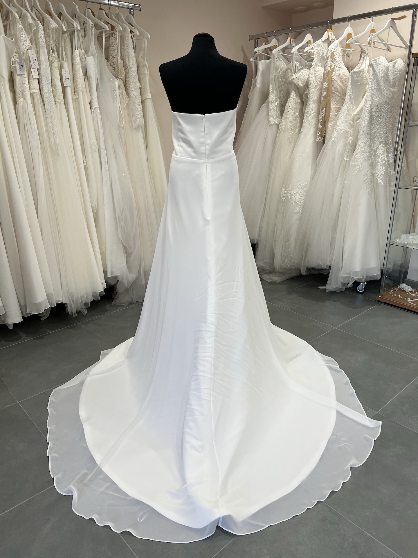 Allure Bridals A-Lijn trouwjurk A0007 achter