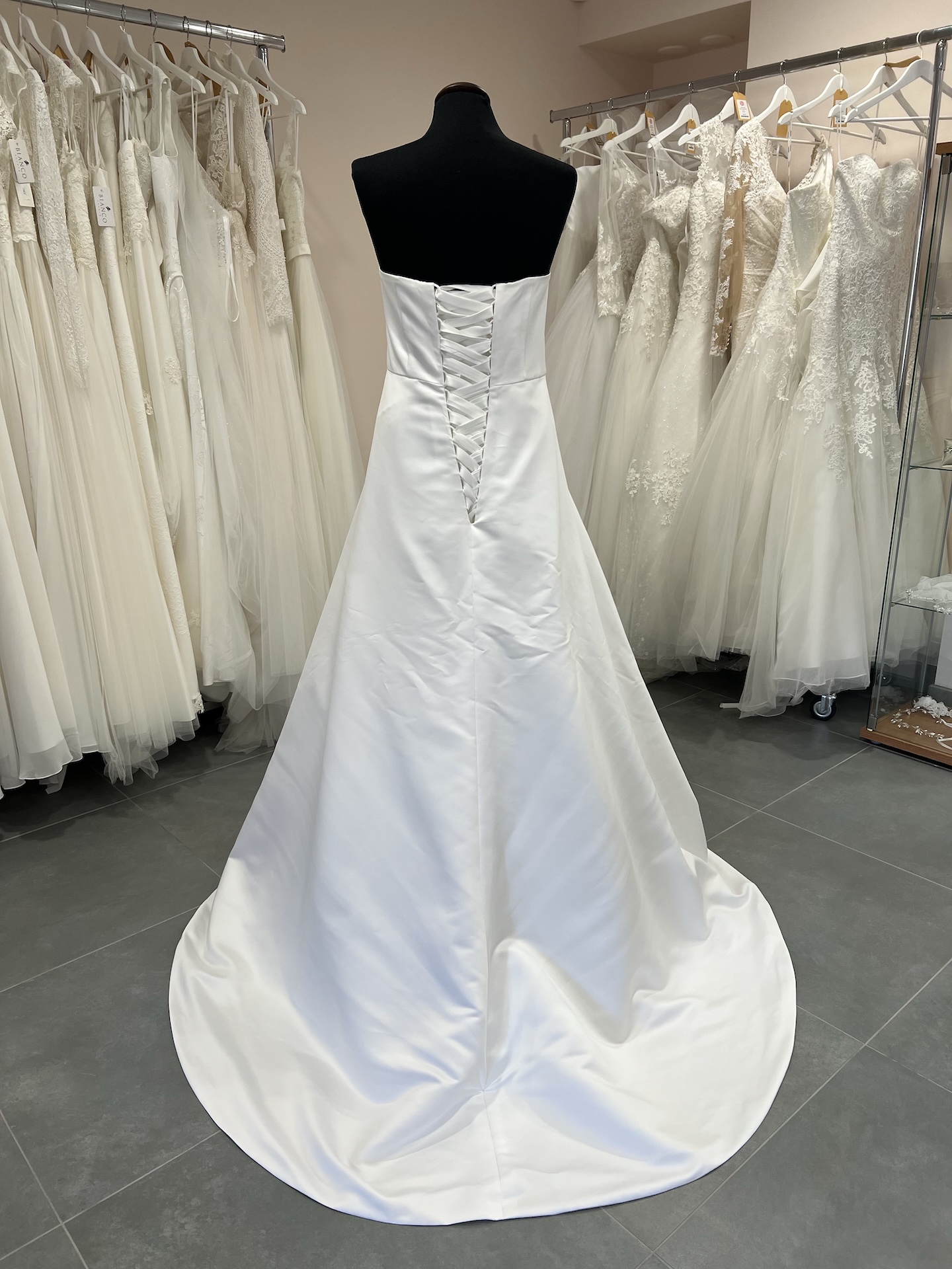 Jarice Elégance Collection Basic Dress achter